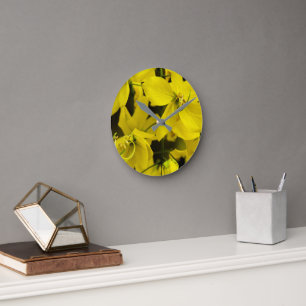The yellow of laburnum flowers ronde klok