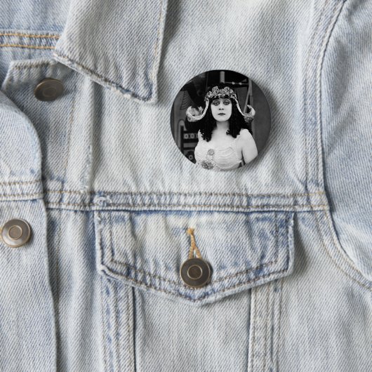Theda Bara als Cleopatra Button (In situ)