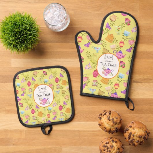 Thee potten en kopjes geel ovenwant & pannenlap set (Top down)