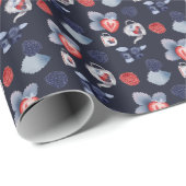 Theekannen, kopjes, kleurrijke bessen op marinebla cadeaupapier (Rol Hoek)