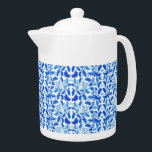 Theepot-blauwe Tegel Theepot<br><div class="desc">Deze theepot is wit afgebeeld met een mooie faux blue tegel print. Medium formaat weergegeven. Pas dit object aan of koop het object zoals het is. Voorraad Afdrukken freepik.com</div>
