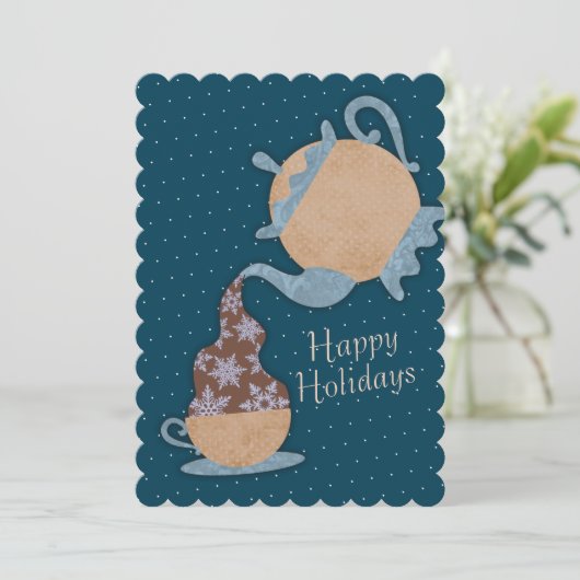 Theepot gieten sneeuwvlokken in theebeker Kerstmis Feestdagenkaart (Staand voorkant)