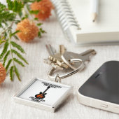 There is always time for playing the guitar. retro sleutelhanger (Zijkant)