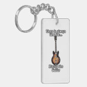 There is always time for playing the guitar. retro sleutelhanger (Voorkant Links)
