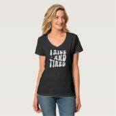 Thicc And Tired Groovy Women Saying T-shirt (Voorkant volledig)