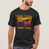 Thick Thighs Spooky Vibes Bat Halloween T-shirt (Voorkant)