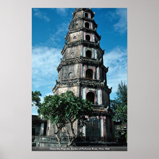 Thien Mu Pagoda, oevers van de Perfume River, Hue, Poster (Voorkant)
