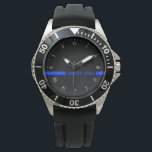 Thin Blue Line Aangepaste naam Stripe Horloge<br><div class="desc">Je maakt deel uit van de broederschap en het sternschap om te dienen en te beschermen. Eeniet van deze eer met dit aanpasbare horloge dat jouw naam blauw in de ononderbroken dunne blauwe lijn die het centrum van het horloge in werking stelt. Nota: U kunt de aanpassingsknoop raken en de...</div>