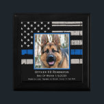 Thin Blue Line - Officer K9 EOW - Foto van politie Cadeaudoosje<br><div class="desc">Honing aan je beste partner en beste vriend met deze Thin Blue Line Police Dog Custom Photo Lijst Keepomwille Box. Personaliseer met de foto van uw K9 officier, naam, eind van horlogedatum. Citaat: Geboren in Liefde, getraind in Serve, koninklijk tot het einde. COPYRIGHT © 2020 Judy Burrows, Black Dog Art...</div>