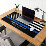 Thin Blue Line Personalized Police Officer Bureaumat<br><div class="desc">Dunne Blauwe Lijn Politie Desk Mat - Amerikaanse vlag in Politie Vlag kleuren, zwart en blauw ontwerp. Personaliseer met de naam van de politieagenten. Deze gepersonaliseerde bureaumat van de politieagent is perfect voor politieafdelingen en wetshandhavers. COPYRIGHT © 2023 Judy Burrows, Black Dog Art - Alle rechten voorbehouden. Dunne blauwe lijn...</div>