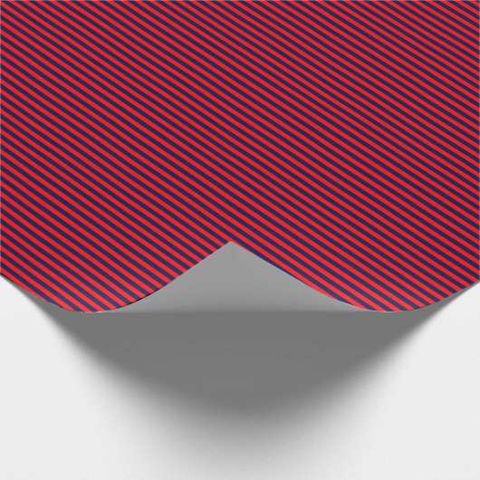 Thin marinesBlue en Red Stripes Wrapping Paper Cadeaupapier (Hoek)