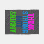 Think Strong Not Skinny Motivational Fitness  Fleece Deken (Voorkant (Horizontaal))