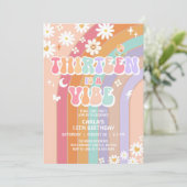 Thirteen is een Vibe Daisy Groovy 13e verjaardag Kaart (Staand voorkant)