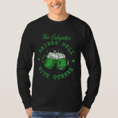 This Babysister Drinks Well With Others St Patrick T-shirt (Voorkant)