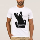 This Black Cat Belongs to [Name] – Personalized T-shirt (Voorkant)
