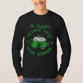 This Firefighter Drinks Well With Others St Patric T-shirt (Voorkant)