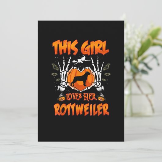 This Girl Loves Her Rottweiler Dog Halloween Aankondiging (Staand voorkant)