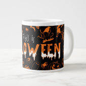 "This is Halloween – Spooky Style for the Bold🎃" Grote Koffiekop (Voorkant rechts)