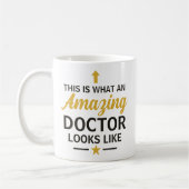 This is What an Amazing Doctor Looks Like Custom Koffiemok (Links)