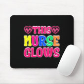 This Nurse Glows Nursing Glow Retro  Muismat (Met muis)