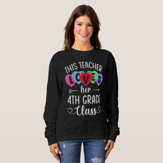 THIS TEACHER LOVES HER 4TH GRADE CLASS Shirts Vale (Voorkant volledig)