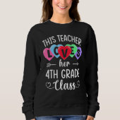 THIS TEACHER LOVES HER 4TH GRADE CLASS Shirts Vale (Voorkant)