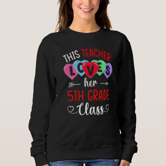 THIS TEACHER LOVES HER 5TH GRADE CLASS Shirts Vale (Voorkant)