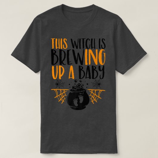 This Witch Is Brewing Up a Baby Halloween Pregnant T-shirt (Design voorkant)