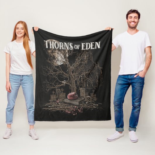 Thorns of Eden - Gothic Streetwear Design Fleece Deken (In situ)