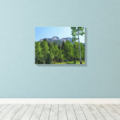 Thorodin-top boven de bossen bij Golden Gate Canvas Afdruk (Insitu (Houten vloer))