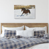 Thoroughbred Horse Runin the Snow Canvas Afdruk (Insitu (Slaapkamer))