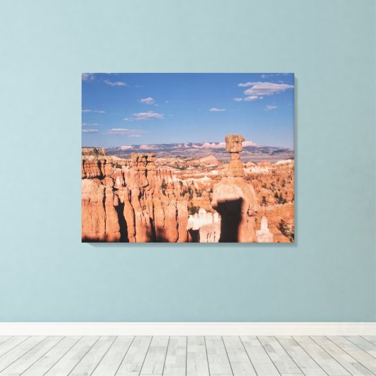 Thor's Hammer Canvas Afdruk (Insitu (Houten vloer))