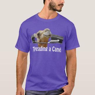 Threading Een kameel T-shirt