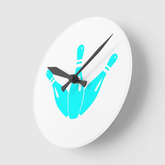 Three Bowling Pins Aqua Blue Ronde Klok (Hoek)