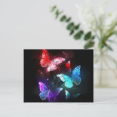 Three Glowing Butterflies on night background Aankondigingskaart (Staand voorkant)