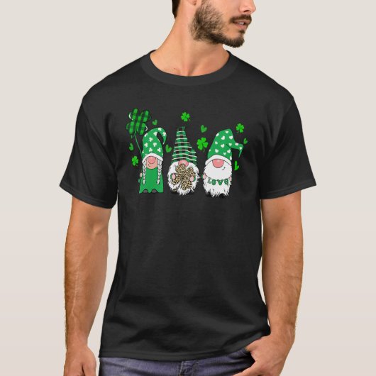 Three Gnomes Holding Shamrock Plaid Leopard St Pat T-shirt (Voorkant)