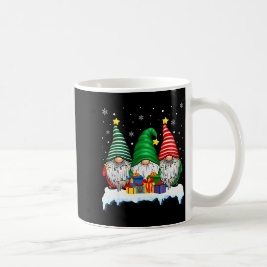 Three Gnomes Tree Lights Men Women Matching Xmas H Koffiemok (Rechts)