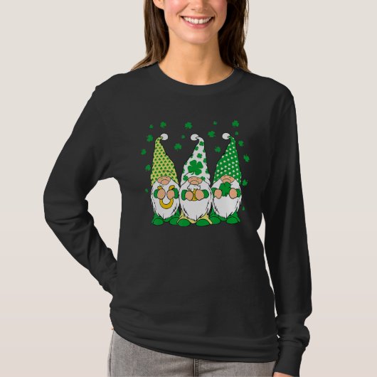 Three Green Irish Gnomes Shamrock Clover St Patric T-shirt (Voorkant)