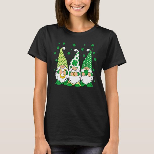Three Green Irish Gnomes Shamrock Clover St Patric T-shirt (Voorkant)