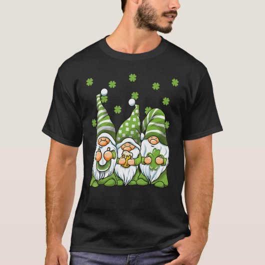 Three Green Irish Gnomes Shamrock Clover St Patric T-shirt (Voorkant)