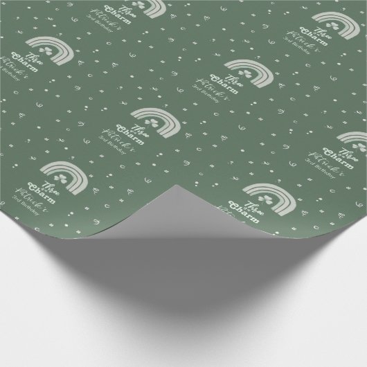 Three Is A Charm Shamrock Any Age Birthday Cadeaupapier (Hoek)