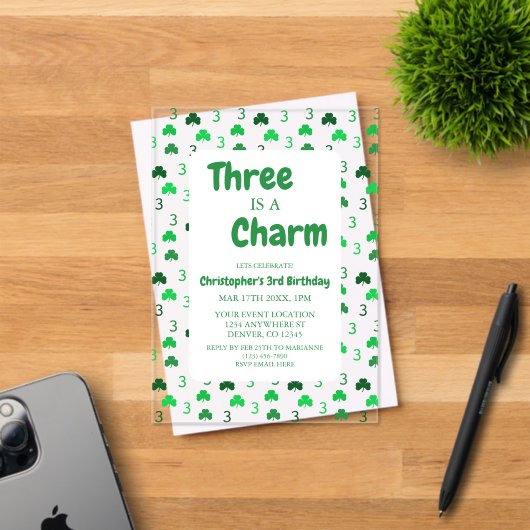 Three Is A Charm St Patrick's Day 3rd Birthday Acryl Uitnodigingen (Insitu (Uitnodiging))