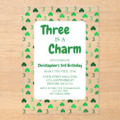 Three Is A Charm St Patrick's Day 3rd Birthday Acryl Uitnodigingen (Voorkant)