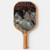 Three Kittens in a Wicker Basket Pickleball Paddle (Voorkant)