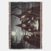 Three Witches Brew Cauldron Full Moon Beach Deken (Voorkant Verticaal)