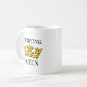 Thrifting Queen- Funny Bargain Hunter's Quotes T- Koffiemok (Voorkant links)