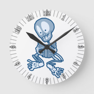Thrilled Theona Skeleton met boek Ronde Klok