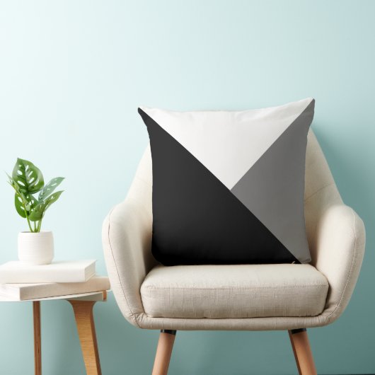 Throw Cushion - Abstracte driehoeken Blk/grijs/wit Kussen (Stoel)