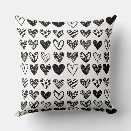 Throw Cushion - Black en White Hearts Kussen (Achterkant)