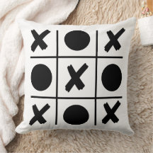 Throw Cushion - Noughts en Crosses